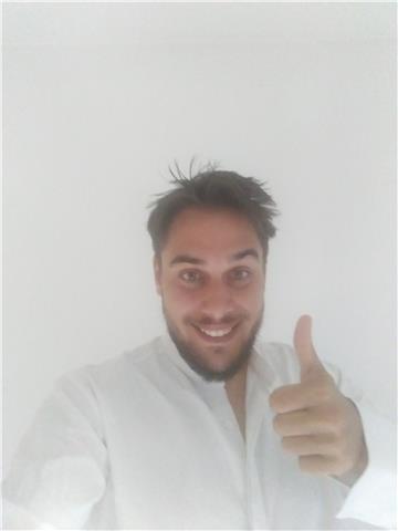 Insegnante di biologia, fisica, chimica laureando in Medicina con competenze pregresse nel campo dell' insegnamento