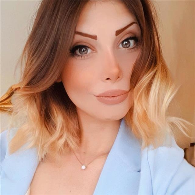 Laureata con lode in scienze della comunicazione offre ripetizioni e aiuto compiti in materie umanistiche per bambini e ragazzi di scuola elementare, media e superiore