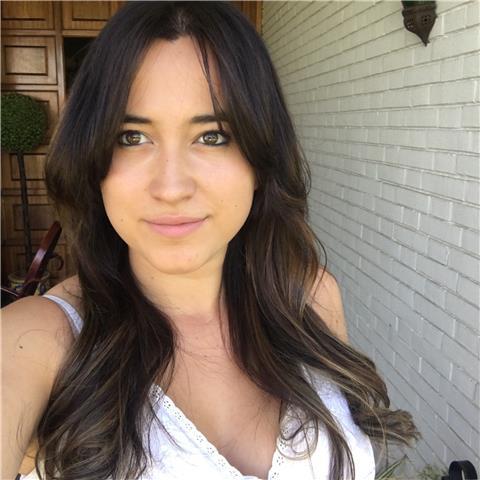 Doy clases particulares, principalmente de Inglés para cubrir mis gastos como estudiante