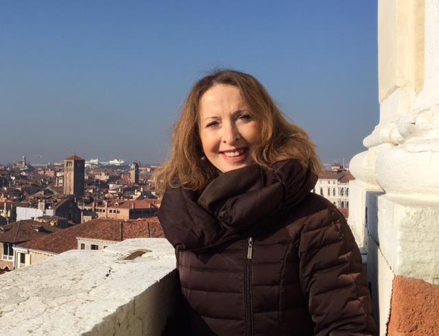 Insegnante offre lezioni di lingua inglese, francese e russa