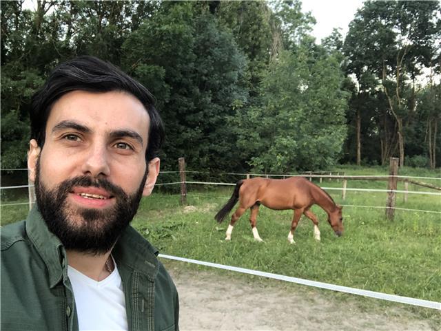 Professeur de langue arabe, j’enseigne l’arabe littéraire et le dialecte pour tous les niveaux