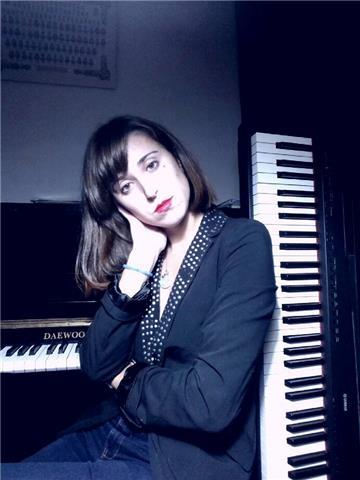 Se imparten clases de piano y lenguaje musical por profesora superior titulada