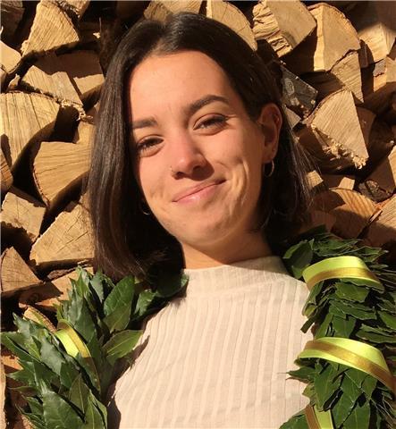 Neolaureata in biologia con esperienza all'estero offre lezioni in materie scientifiche e in inglese