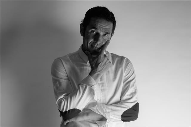 Es. insegnante in filosofia, laureato e docente universitario free lance con anni d’esperienza (e i 24 cfu in didattica) offre lezioni private di filosofia e storia a studenti di ogni età a torino e on line. anche in lingua francese