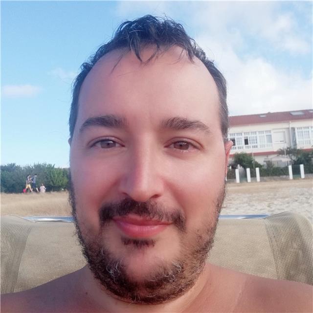 Profesor de matemáticas, física y química da clases online a alumnos de eso y bachillerato