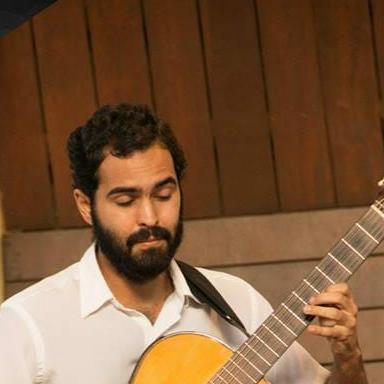 Profesor doctor en educación da clases transversales de música (iniciación, lenguaje, improvisación)