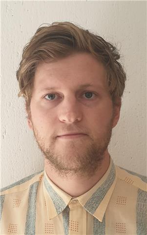 Insegnante madrelingua inglese con specializzazione in preparazione agli esami e apprendimento precoce