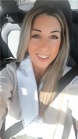 Soy enfermera, aunque me apasionan las matemáticas y llevo dando clases de matemáticas a niños de primaria y secundaria de hace más de 4 años