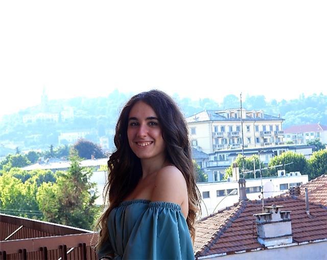 Studentessa universitaria di lingue straniere offre ripetizioni e/o aiuto compiti in lingua INGLESE e in lingua SPAGNOLA (a domicilio o online) per ragazzi di scuole medie a Torino