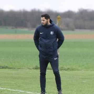 Educateur diplômé du Brevet de Moniteur Football (Carte Pro) Je vous propose des séances football aux alentours de La Rochelle et