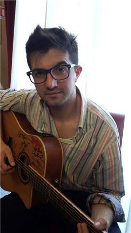 Insegnante di inglese, francese, spagnolo e chitarra moderna
