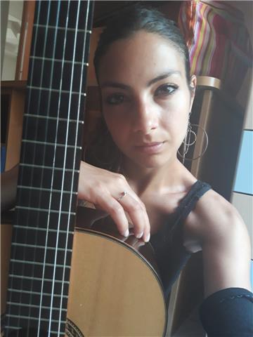 Maestro in Chitarra.
Offro lezioni di Solfeggio, Storia della Musica e Strumento Musicale