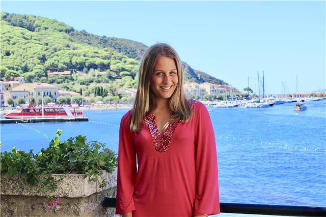 Studentessa di giurisprudenza del terzo anno diplomata al liceo classico