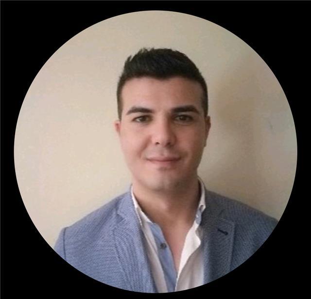 Laureato in ingegneria biomedica, offre lezioni di matematica e fisica