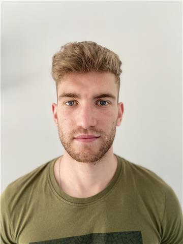 Ofrezco clases de todo tipo a nivel de bachillerato. dominio matemático y facilidad con los números. nivel de inglés avanzado