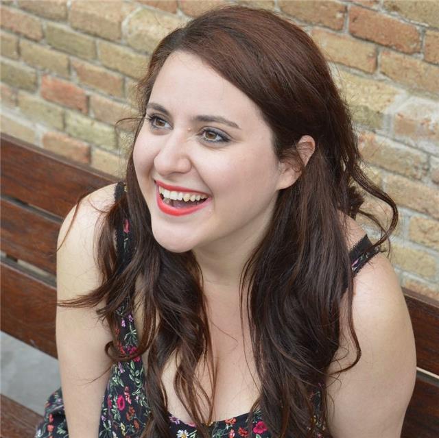 Profesora de piano, canto clásico y lenguaje musical