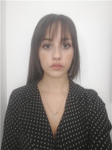 Laureata in mediazione linguistica presso l'Università di Palermo