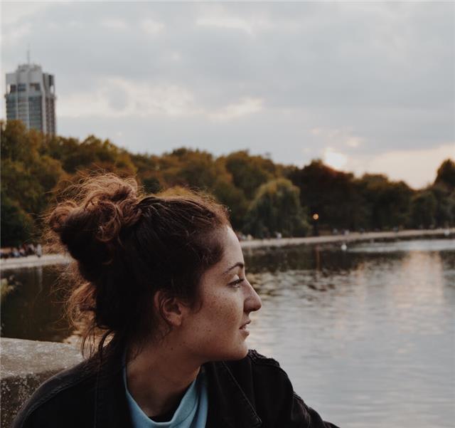 Doy clases particulares y en grupo sobre distintas materias de toda la rama de ciencias sociales. zona madrid sur