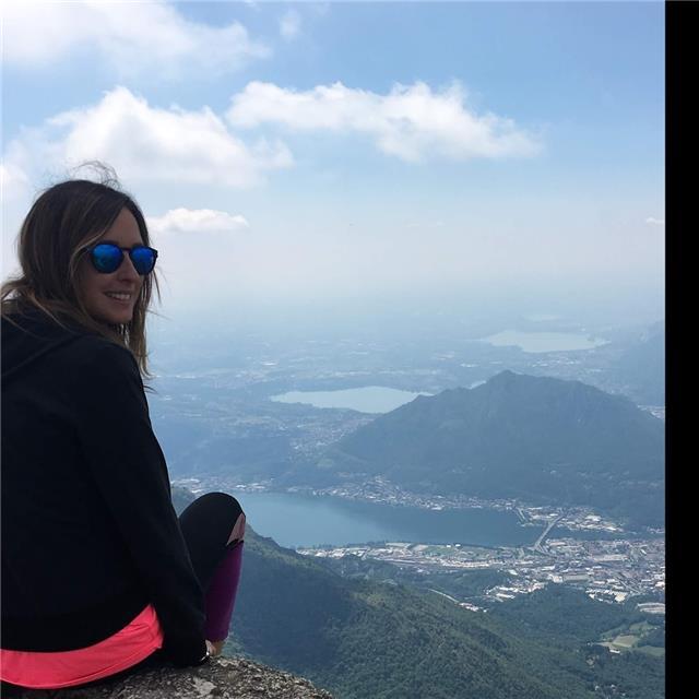 Buongiorno, sono un'insegnante di sostegno in una scuola primaria, sono laureata in terapia della neuro e psicomotricità dell'età evolutiva e sto prendendo una seconda laurea in scienze della formazione primaria. cerco impiego pomeridiano come aiuto compi