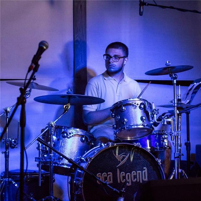 Batterista diplomato all'Accademia Musicale Lizard di Fiesole Impartisce Lezioni/Corsi di Batteria