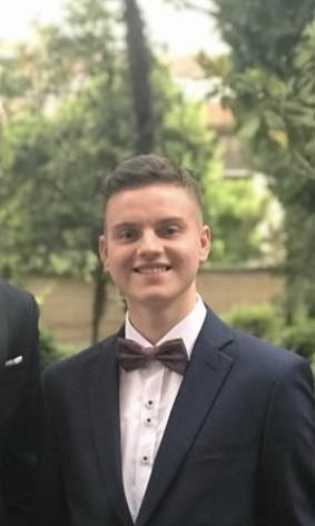 Doy clases de matemáticas y economía de la empresa