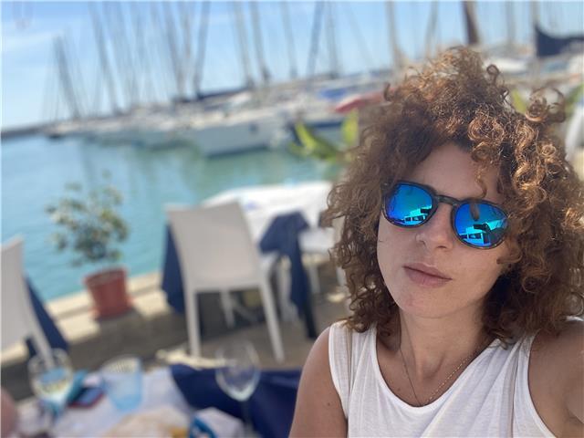 Assistente alla comunicazione , insegnante Lis e spagnolo portoghese ottimo per il sostegno , disabili e non, buon inglese e un po’ di francese. Persona seria e gran lavoratrice. Ottimo propensione ad aiutare gli altri.honuns marcia in più’. Grazie a pres