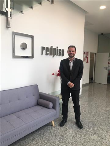 Responsable de marketing en Redpiso. Te enseño a pensar y a ajecutar el marketing en sus múltiples enfoques en general y digital en particular