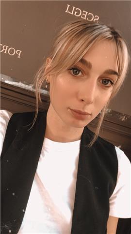 Sono una studentessa universitaria, sto concludendo il mio terzo e ultimo anno in Conservazione e Gestione dei beni e delle attività culturali. Ho una certificazione C1 in inglese, e posso offrire ripetizioni anche in storia dell’arte, letteratura italian