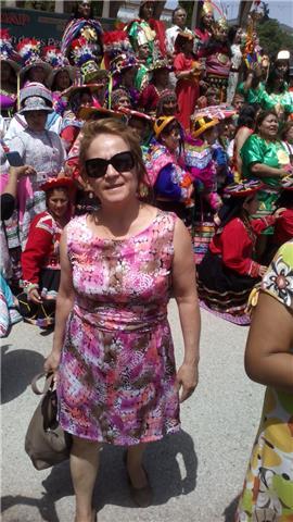 Educadora infantil para ayuda con deberes de primaria