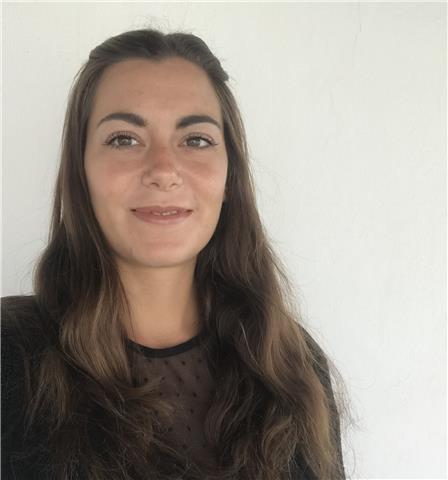 Ciao ragazzi 
Ho vissuto molti anni in Paesi come Inghilterra, Australia, Nuova Zelanda e Malta.
Ho un certificato di inglese chiamato IELTS😃