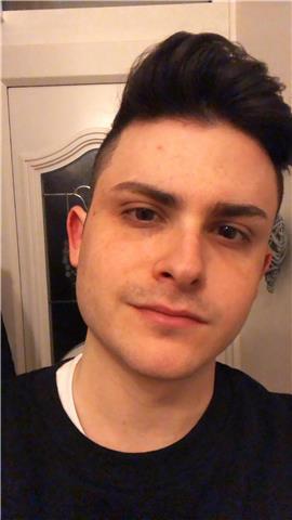 Soy una persona que ha vivido y trabajado por años en Londres, donde adquirí buen manejo del idioma, puedo dar clases particulares a los niños que tengan dificultad con la materia con los temas que tengan dificultad de aprender