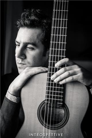 Impartisco lezioni di chitarra in presenza e online. concertista e professore presso scuola ad indirizzo musicale. 14 anni di esperienza lavorativa