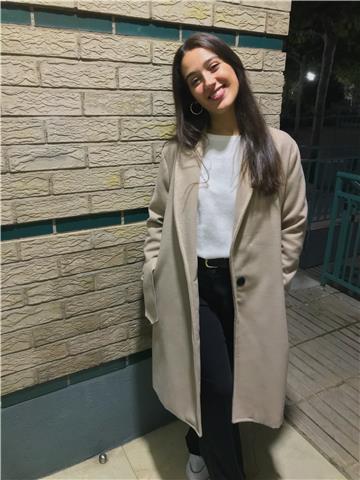 Me considero una persona paciente y apasionada por la enseñanza, la cultura, la escritura y la lectura. ofrezco clases de lengua y literatura hasta segundo de bachillerato