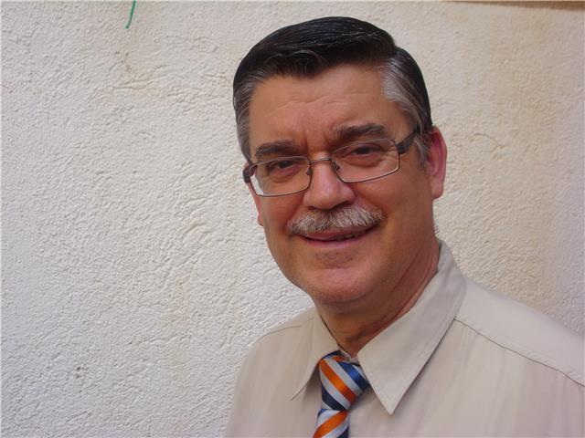 PROFESOR TITULADO DE INGLÉS CON EXPERIENCIA