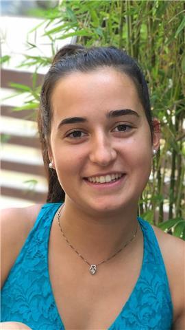 ragazza giovane che ha vissuto e lavorato per due anni a Londra offre lezioni di inglese. esperienza pregressa di riepetizioni, aiutocompiti, babysitting