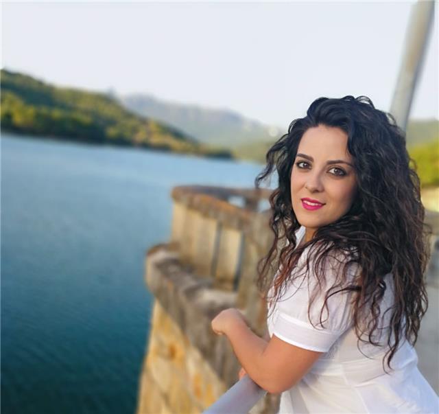 Diplomada en magisterio ofrece clases particulares/refuerzo de todas las asignaturas (primaria) y básicas (secundaria). también niños con discapacidad