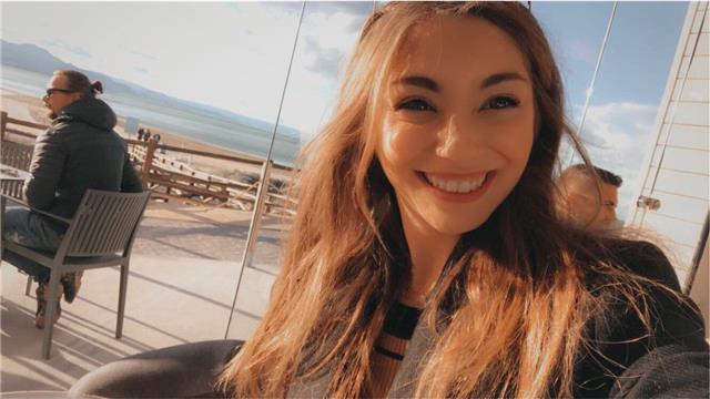 Soy una persona con bastante paciencia para enseñar, ademas carismática y me gusta ayudar para que entiendan la asignatura. 
para alumnos de primaria, e.s.o., bachillerato