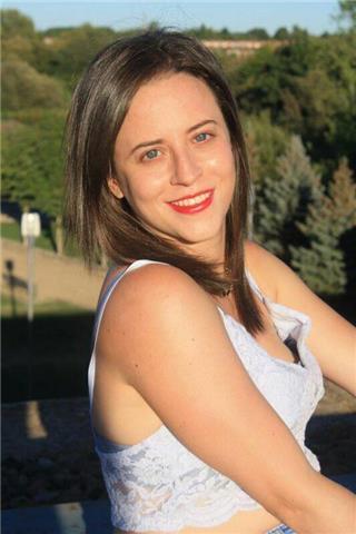 Doy clases particulares desde infantil hasta nivel universitario , me translado al domicilio del niño/a