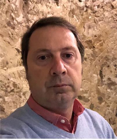 Profesor con mucha experiencia da clases a la eso de matemáticas y sintaxis-morfología. preferible teleclases