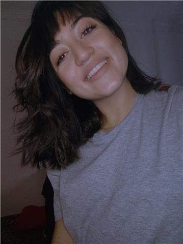 Profesora amable, que quiere ayudar a chic@s de instituto o colegio con las dificultades de la asignatura