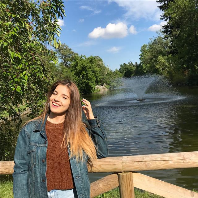 Studentessa di Lingue Straniere offre ripetizioni di Inglese e Francese