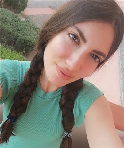 Laureata in lingue offre lezioni private di lingua inglese e/o spagnola per ragazzi delle scuole elementari, medie e superiori. o lezioni con giochi didattici per bambini dai 3 anni