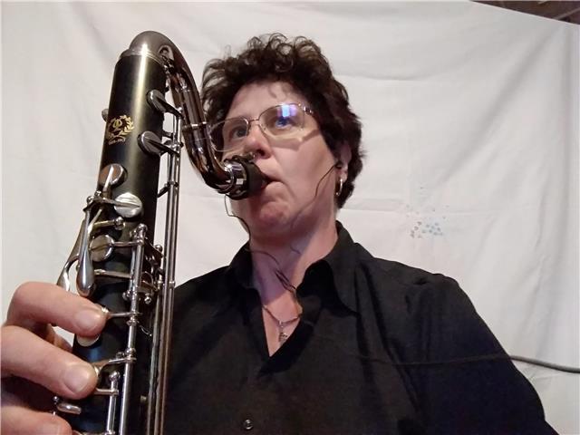 Musicista da più di 40 anni strumenti sax clarinetto basso aiuta ad avvicinarsi alla musica bambini e adulti