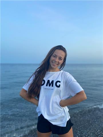 Chica nativa, bilingüe inglés/español, para dar clases online o presencial