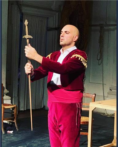 Cantante lirico offre lezioni private di canto, teoria e solfeggio, arte scenica, storia del teatro e della musica