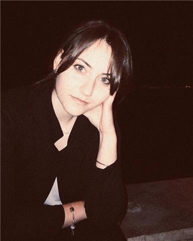 Sono una studentessa universitaria, diplomata al liceo scientifico. Mi piacerebbe aiutare a conoscere la matematica delle scuole medie e del biennio delle scuole superiori