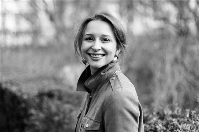 Etudiante en art dramatique donne des cours d'anglais pour niveau débutant ou intermédiaire. Formation d'anglais de cinq années à Londres, niveau  Upper Intermediate . 
Catch you soon !