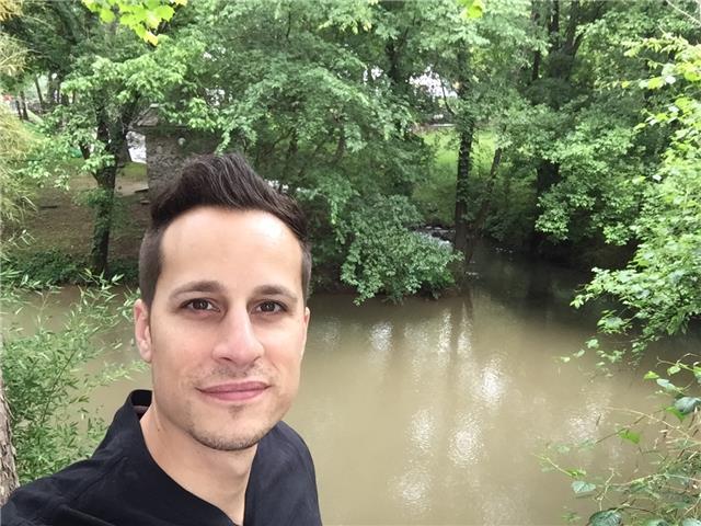 Ingeniero con 4 años de experiencia dando clases de matemáticas, física y química a alumnos desde 1⁰ de la eso hasta 2⁰ de bachillerato