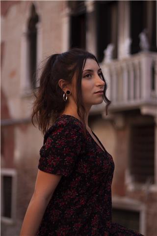 Studentessa universitaria al secondo anno di servizio sociale. Mi offro per aiuto compiti per scuola elementare