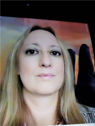 Madrelingua spagnola eroga lezioni di spagnolo sia scritto che parlato
